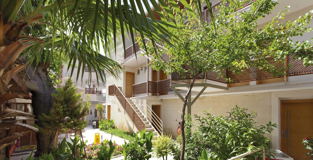 Yali Hotel Side Exterior foto